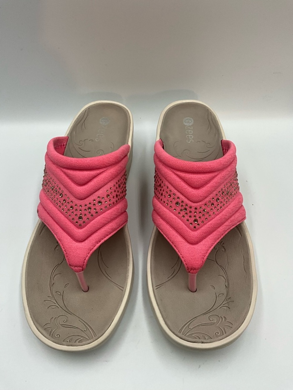 Bzees Sandals Size 9 Pink Coral Rhinestone Thong Sandals